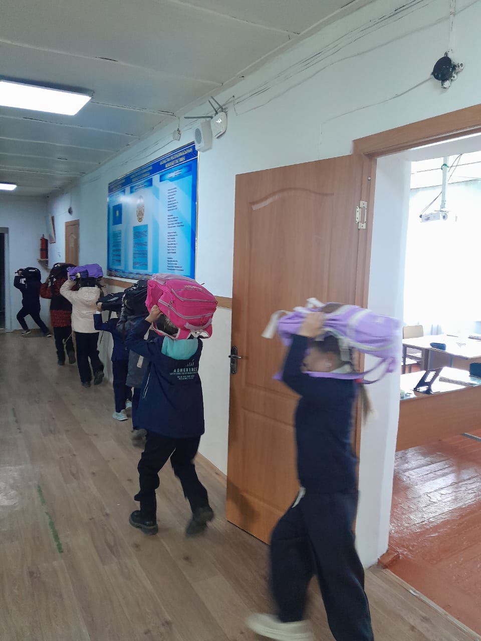 Жер сілкінісі кезіндегі қауіпсіздік шаралары бойынша оқу жаттығулары